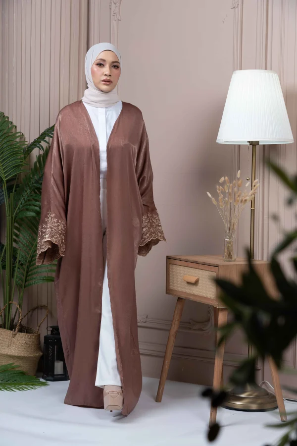 [Khadija] Mocha Rose