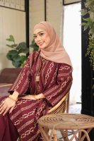 RANIA MAROON