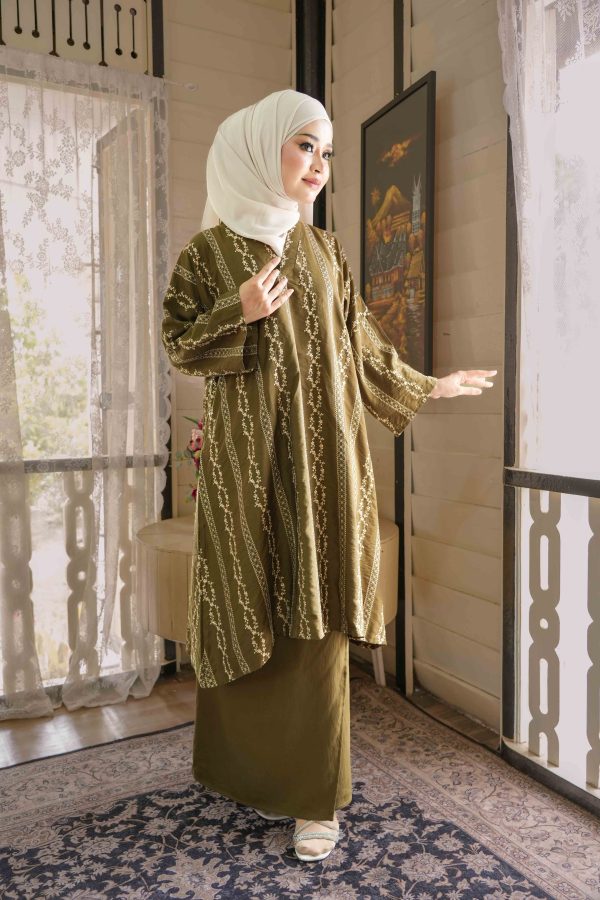 RANIA GREEN
