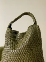 LUMIA OLIVE