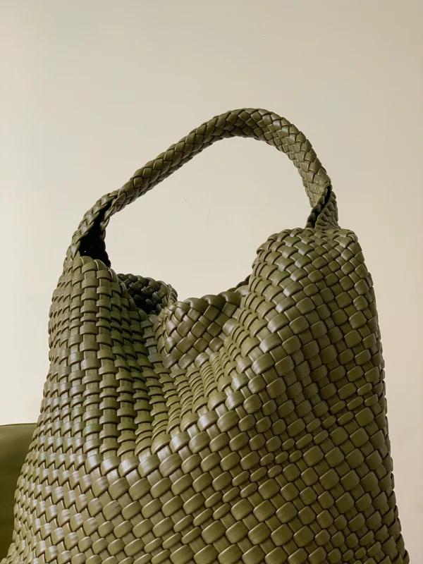 LUMIA OLIVE