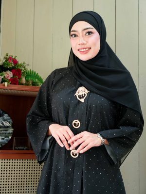 aleeya-black-3.jpg